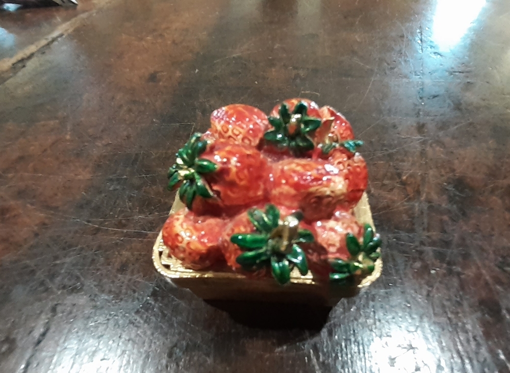 Cute Strawberry Basket Pill Trinket box
